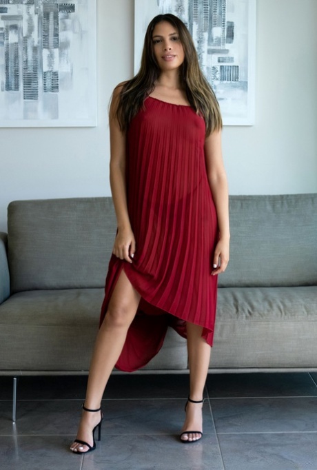 Baklali Escort Slav Kökenli VIP Bayan Gözde